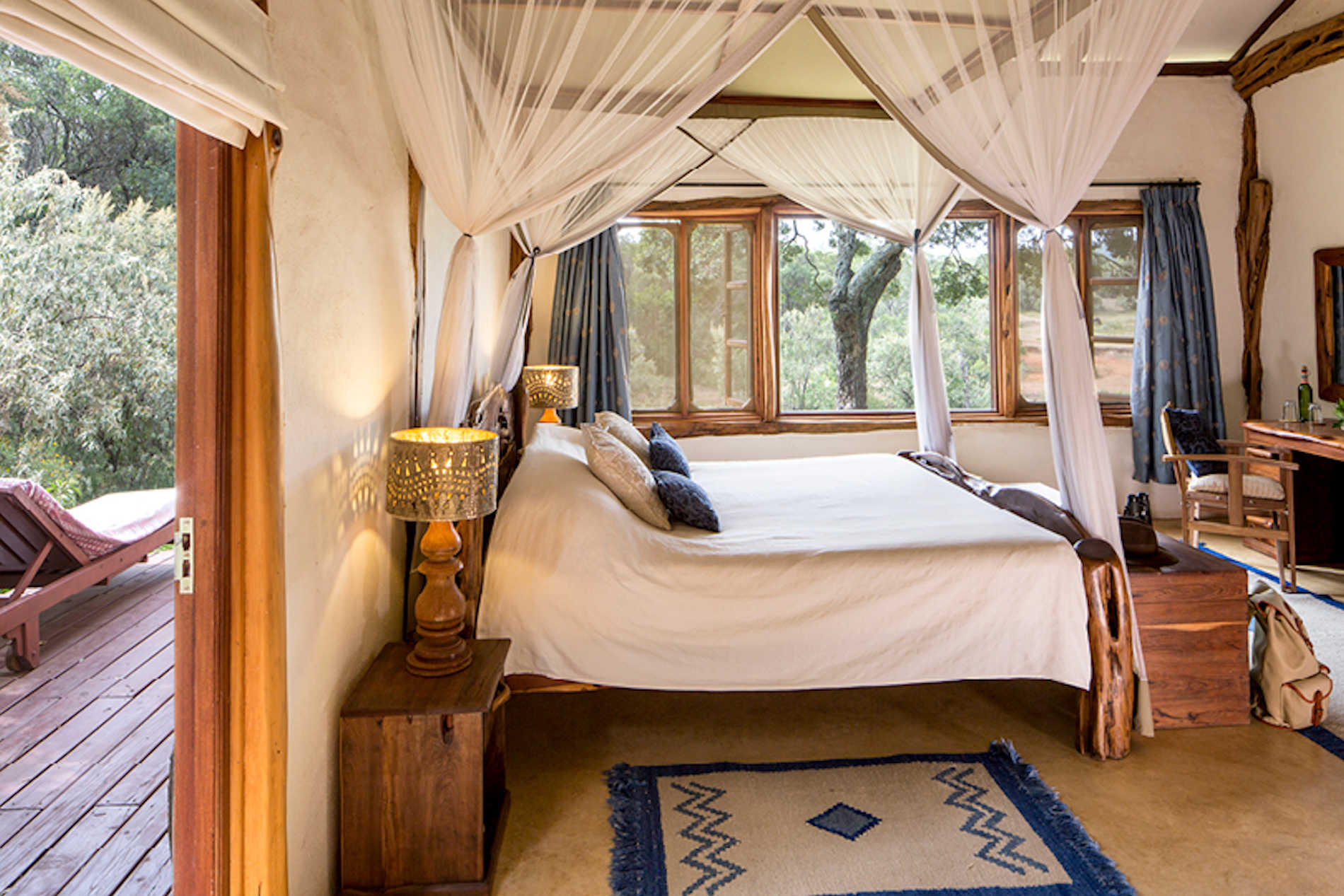 Mara House Double Bedroom With View Of Outside Deck
